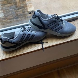 MENS ADIDAS TENNIS SHOES